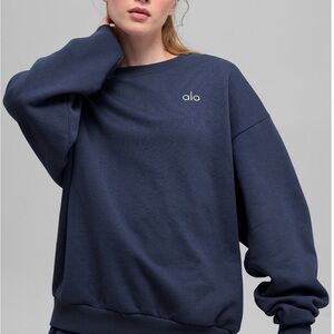 ALO Yoga Women's Navy Blue Crewneck Size Small